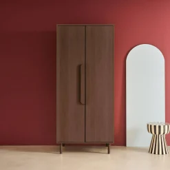 Armadio guardaroba effetto legno 2 ante, ripiani e appendiabiti