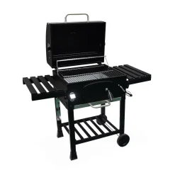 Barbecue a carbonella con affumicatore