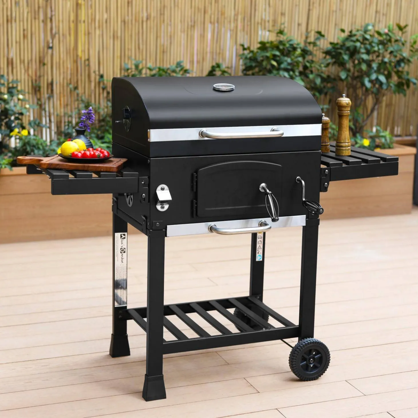 Barbecue a carbonella con copertura