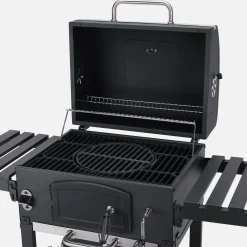 Barbecue a carbonella con copertura