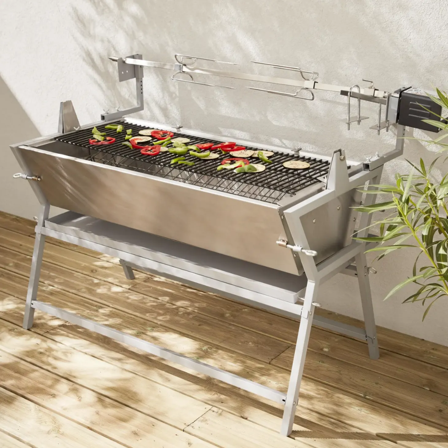 Barbecue a carbonella con girarrosto elettrico regolabile