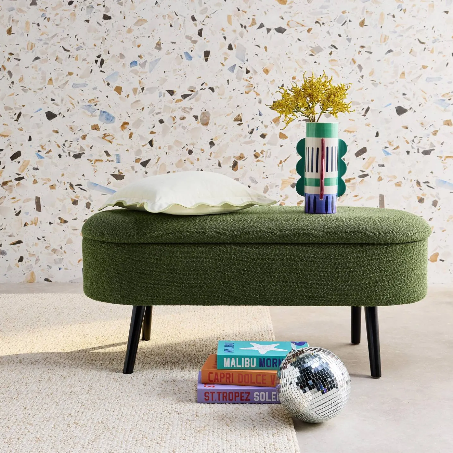 Cassapanca con rivestimento bouclé