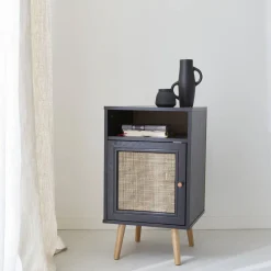 Comodino scandinavo in vimini