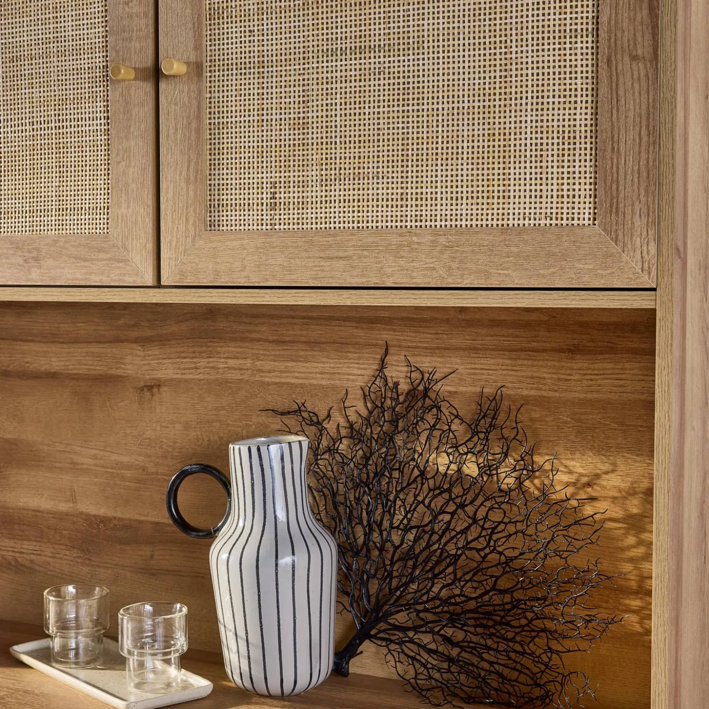 Credenza decorazione in legno e cannage 4 ante e 3 cassetti, 110cm