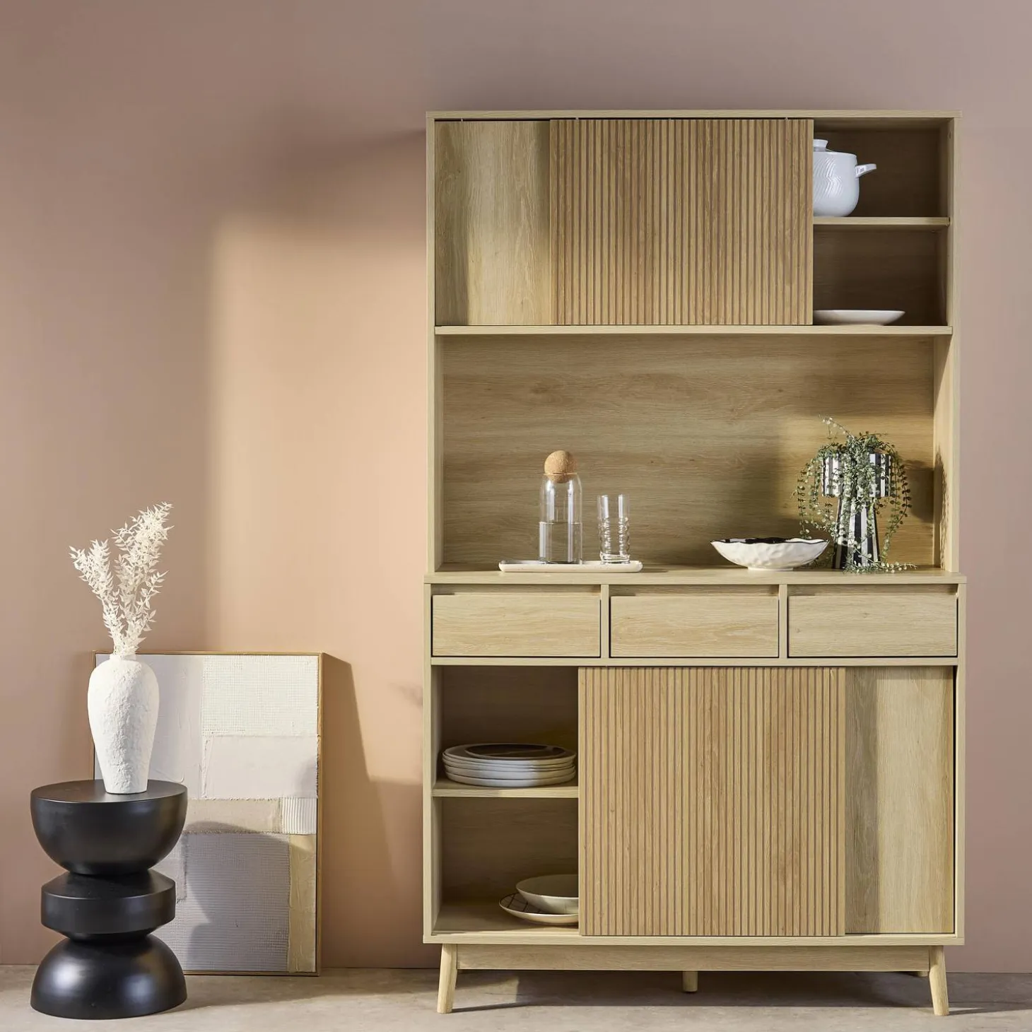 Credenza effetto legno a 4 ante e 3 cassetti, 110cm