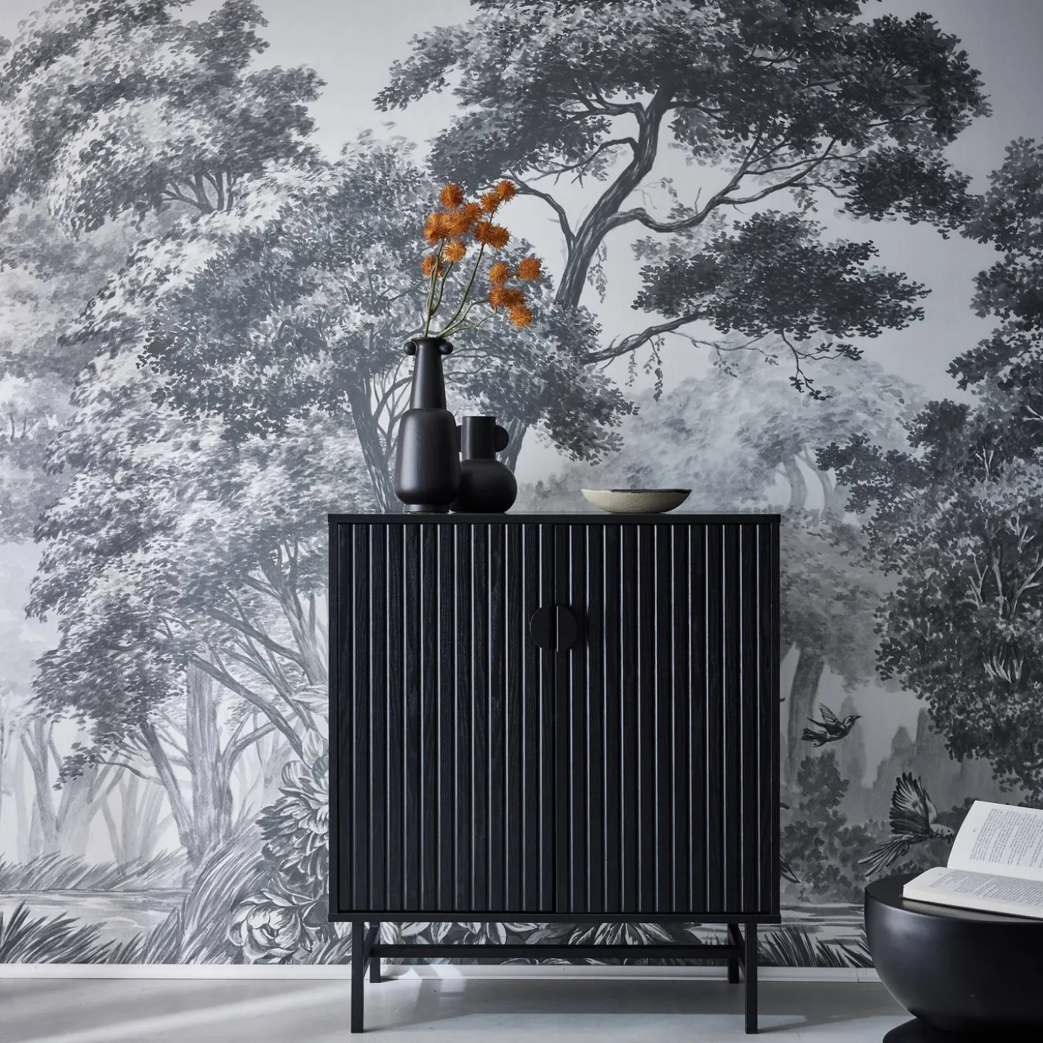 Credenza effetto legno con scanalature nere 2 ante, 80cm