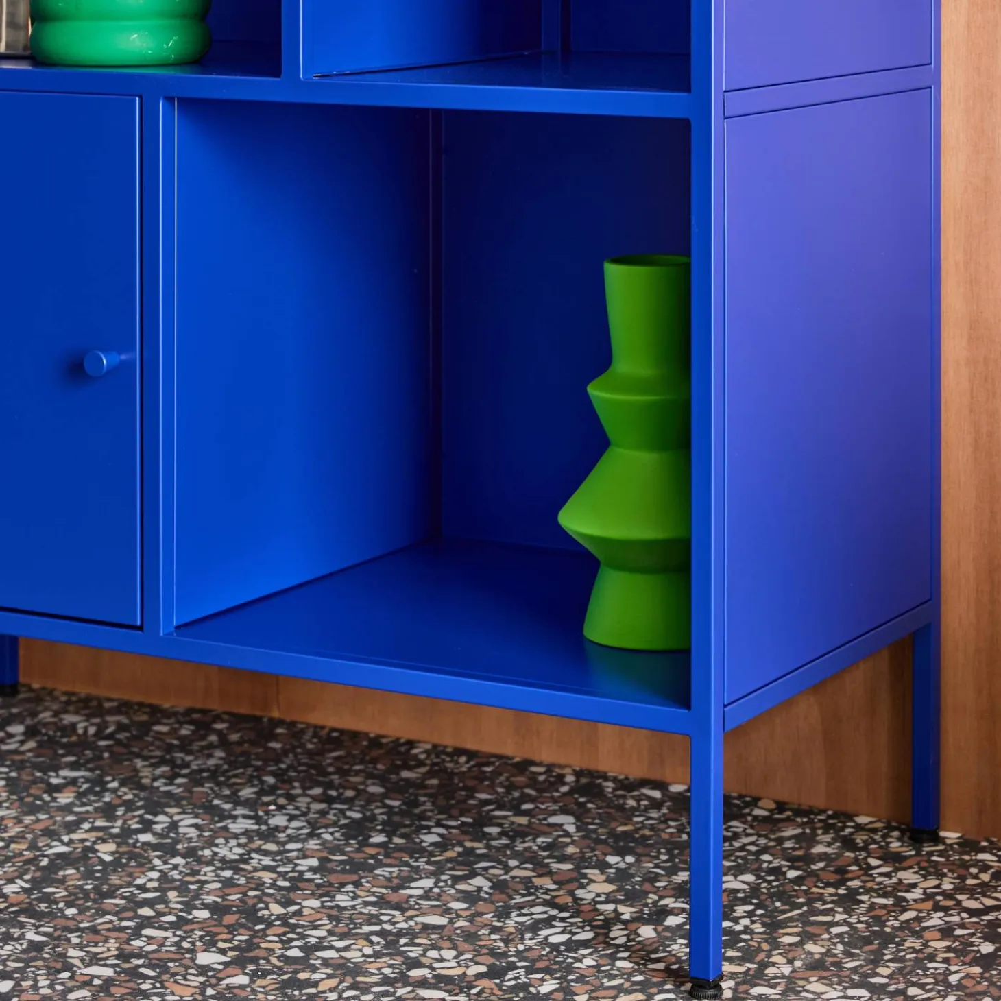 Credenza industriale in metallo con 6 scomparti