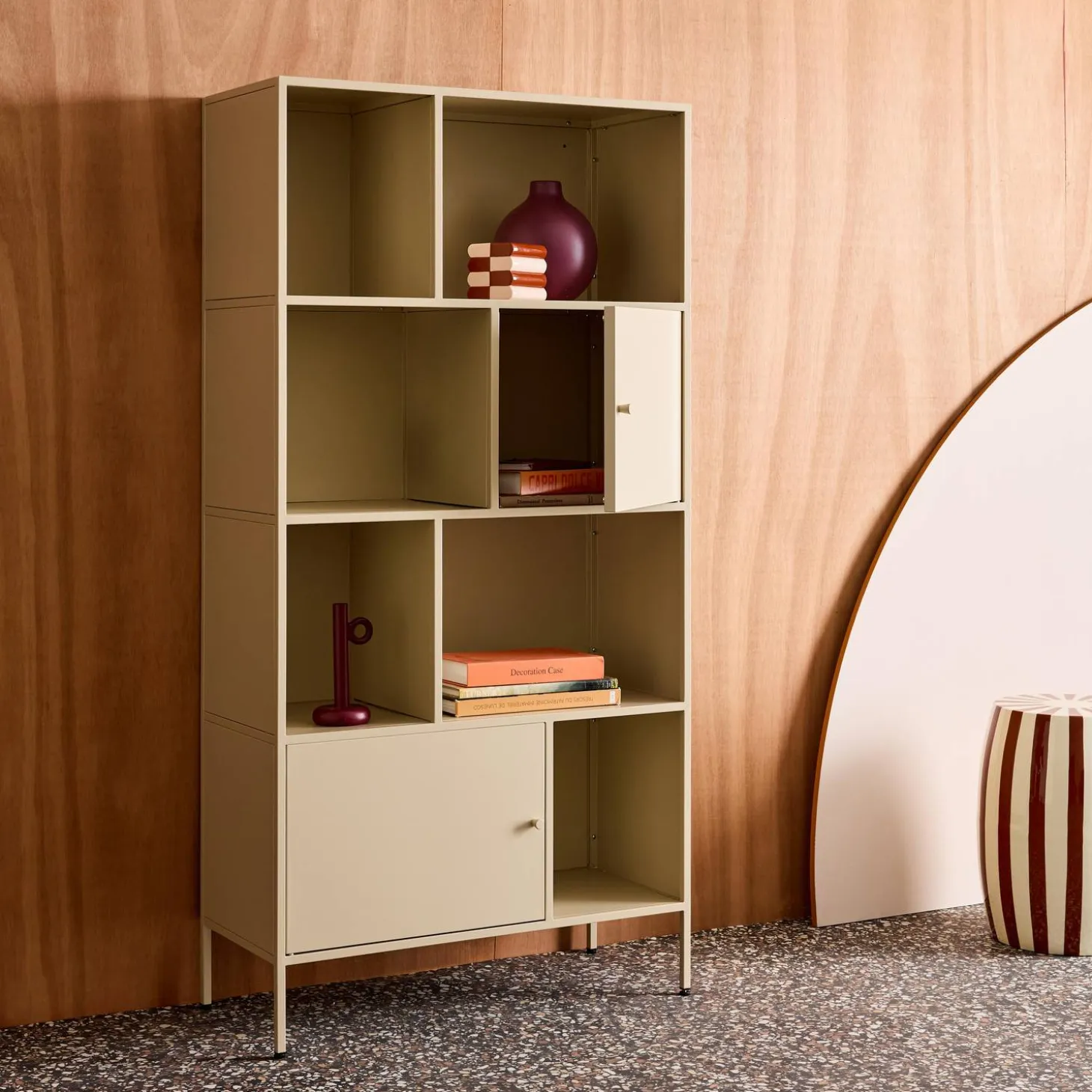 Credenza industriale in metallo con 8 scomparti