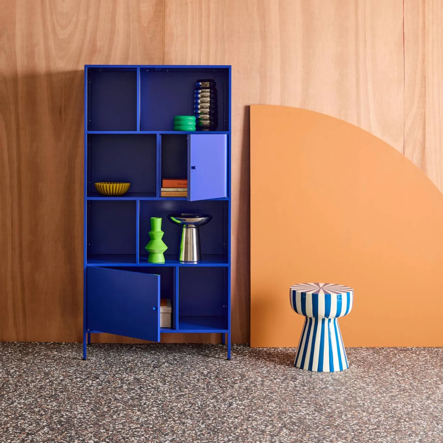 Credenza industriale in metallo con 8 scomparti