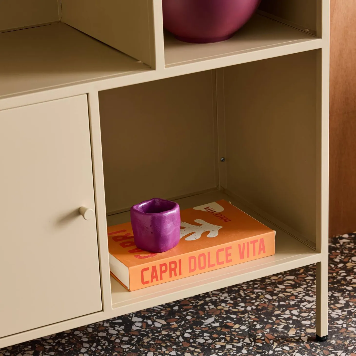 Credenza industriale in metallo con 6 scomparti