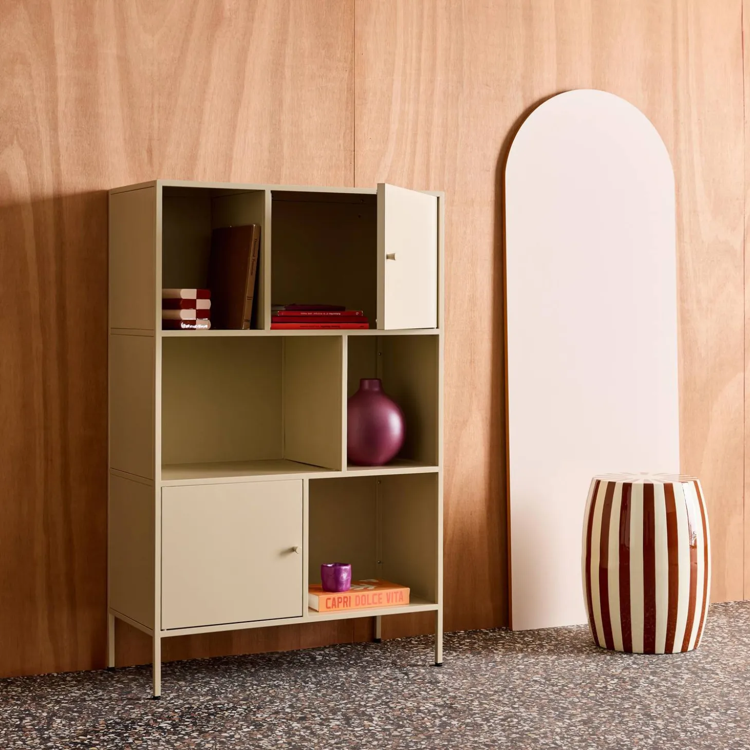 Credenza industriale in metallo con 6 scomparti