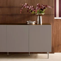 Credenza in metallo e decorazione in legno 3 ante, 150cm