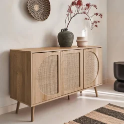Credenza scandinava con decoro in legno e canna, 120cm