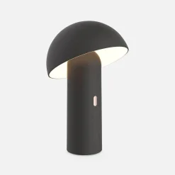 Lampada da tavolo a batteria Nomadic con testa orientabile, 28cm
