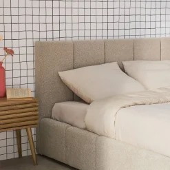 Letto contenitore con rete a doghe e testiera 160x200cm, bouclé