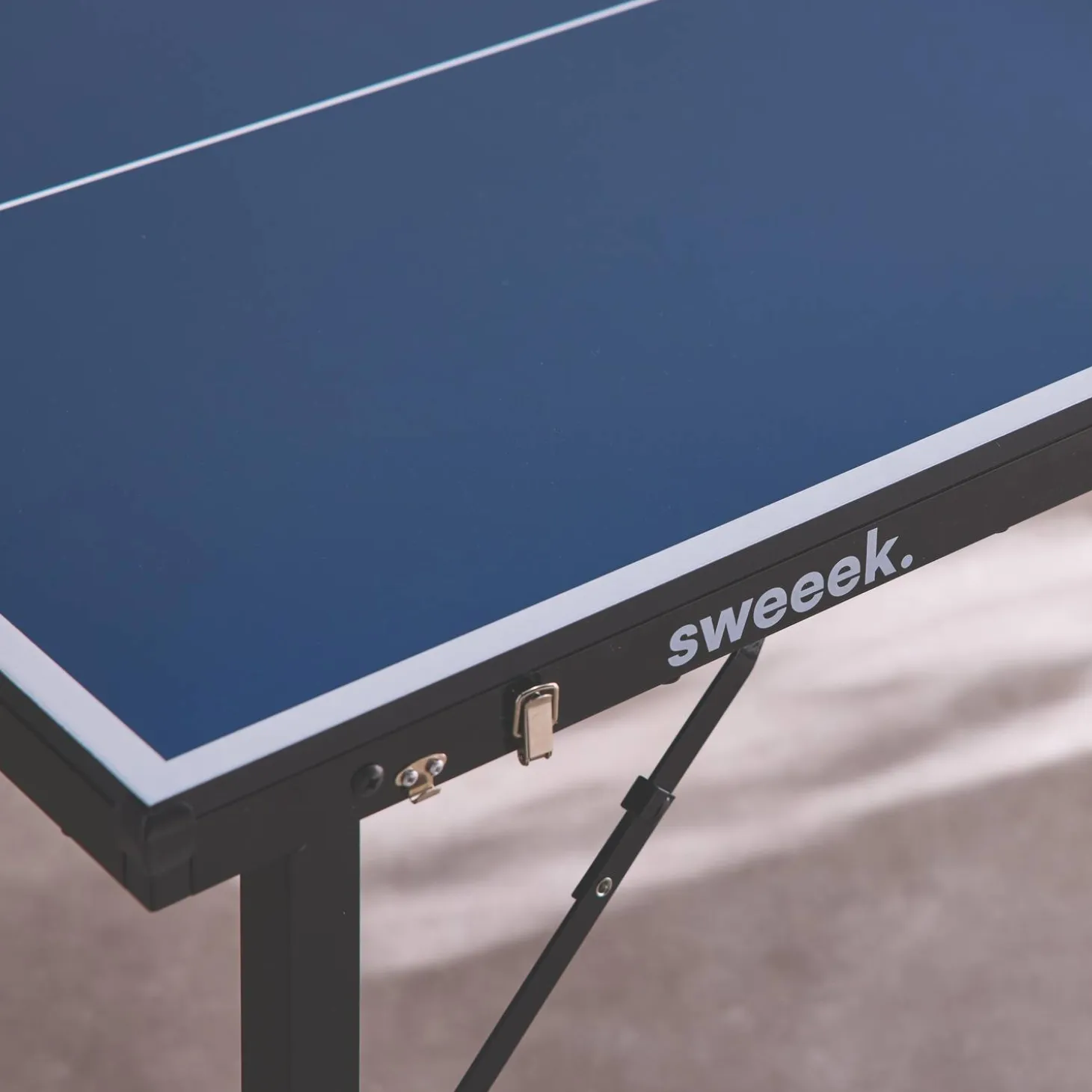 Mini tavolo da ping pong pieghevole per interni con 2 racchette e 3 palline, 150cm