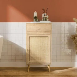 Mobile da bagno decorato in legno