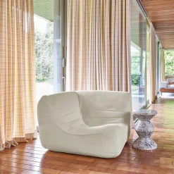 Poltrona angolare in bouclé testurizzato