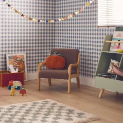 Poltrona scandinava per bambini in tessuto bouclé e legno