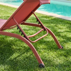 Set 2 lettini prendisole in acciaio con cuscino e ruote multiposizione