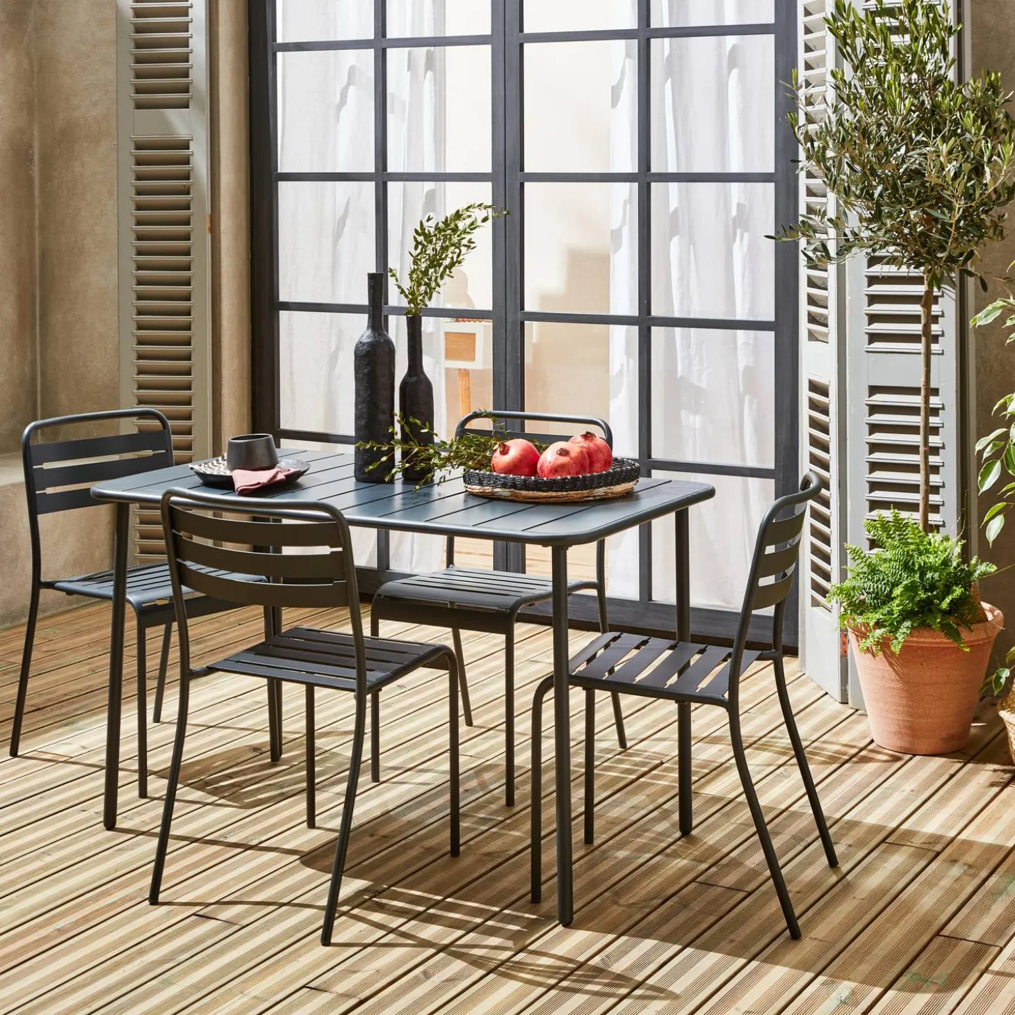Set tavolo da giardino bistrot in metallo con 4 sedie, 120cm