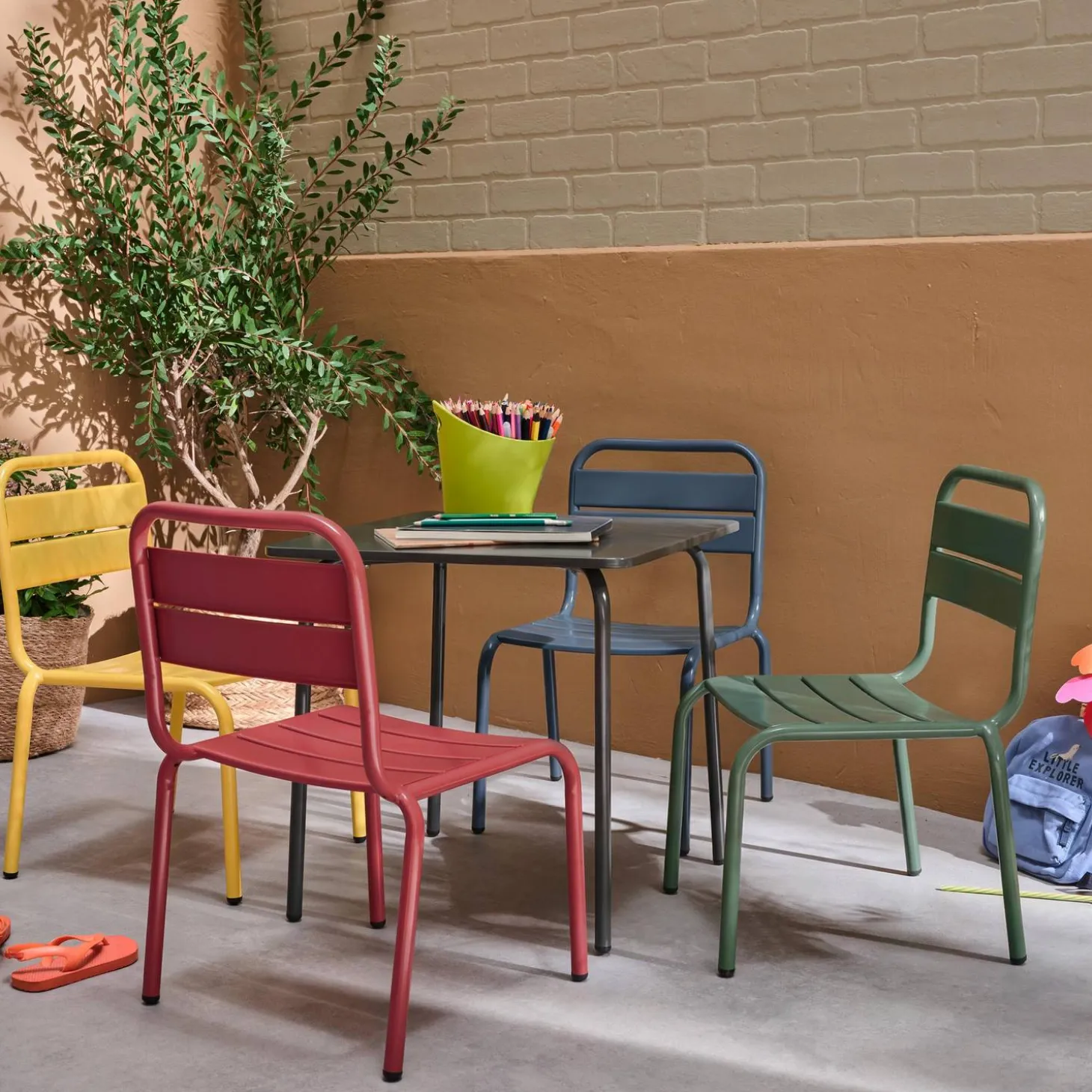 Set tavolo da giardino per bambini in metallo con 4 sedie