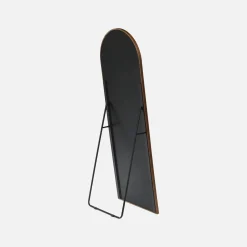 Specchio da terra ad arco in legno di hevea con base in acciaio, 170 cm