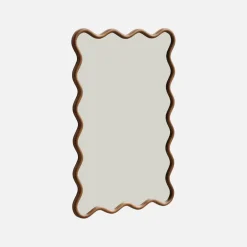 Specchio in legno di hevea dal design organico, 92,5 cm
