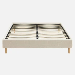 Struttura letto con rete a doghe, finitura bouclé, bianco