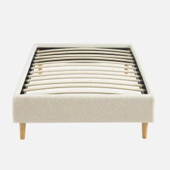 Struttura letto con rete a doghe, finitura bouclé, bianco