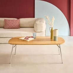 Tavolino rettangolare con gambe cromate e decorazioni in legno