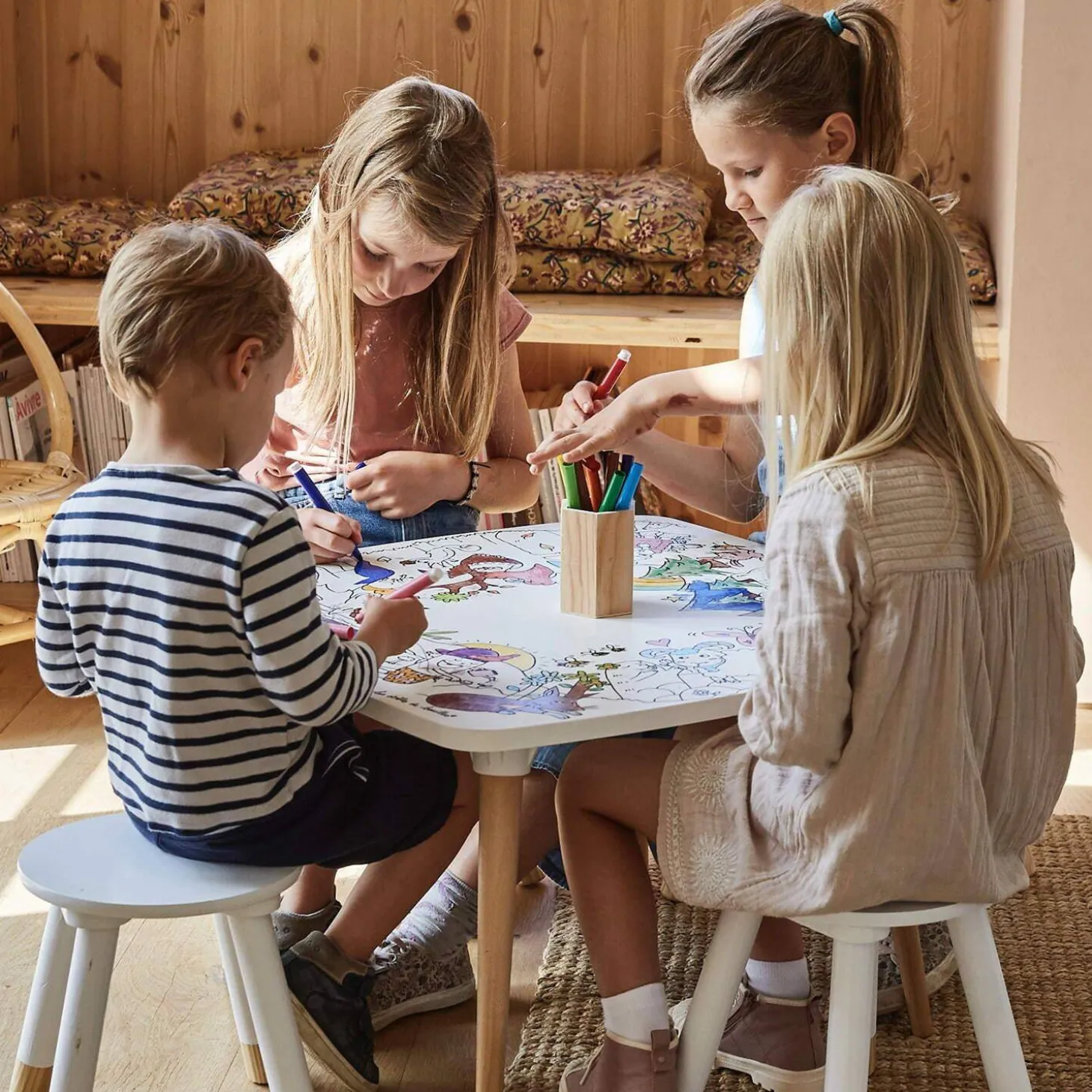 Tavolo da colorare per bambini