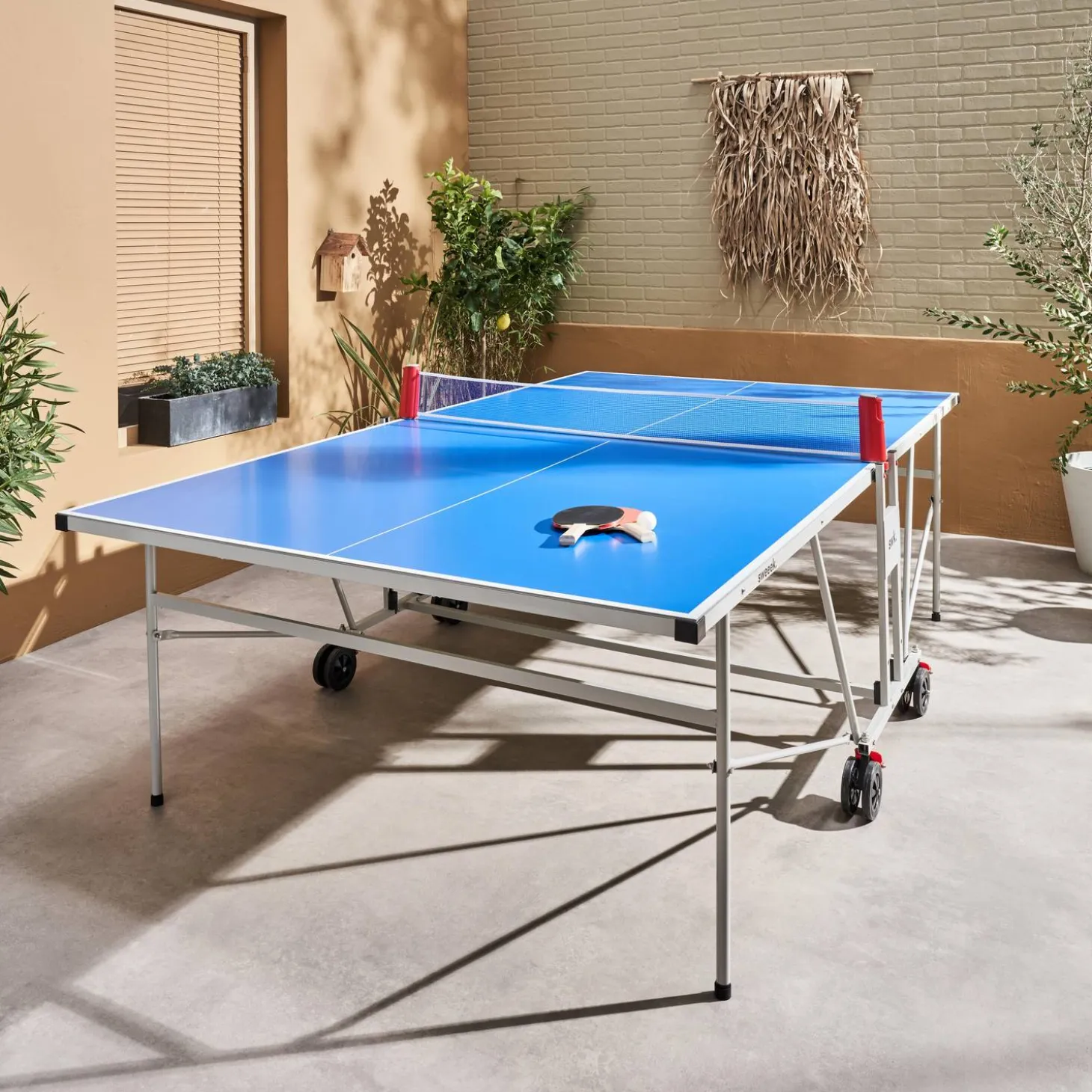 Tavolo da ping pong pieghevole per esterni con 4 racchette e 6 palline, 274cm