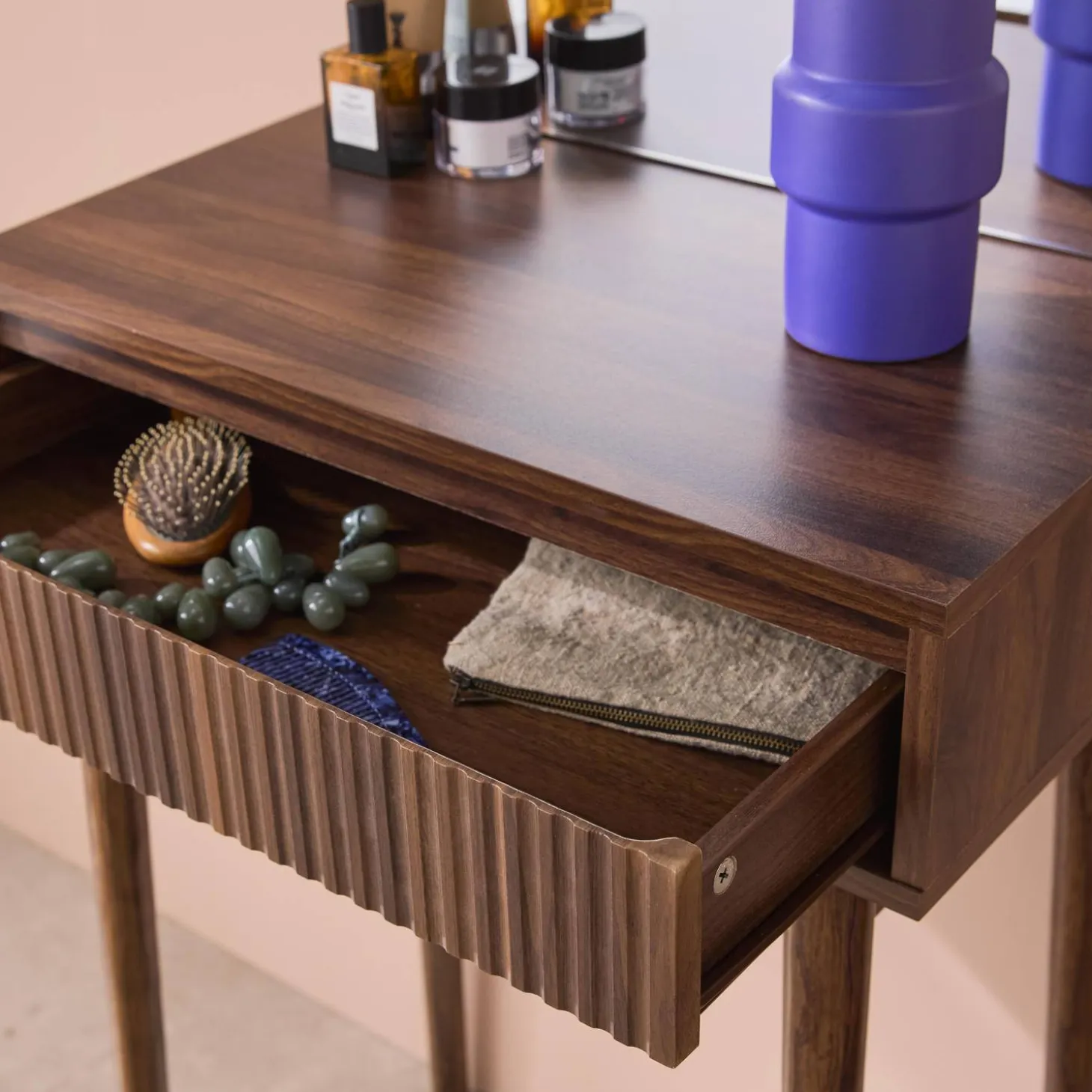 Toeletta trucco decorato in legno, specchio rotondo e 1 cassetto, 60cm
